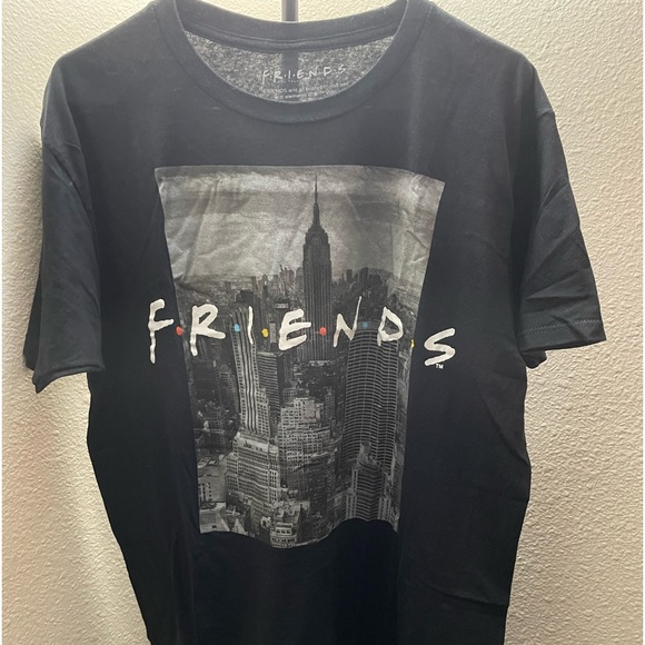 Friends T-shirt Size Medium - Picture 1 of 4